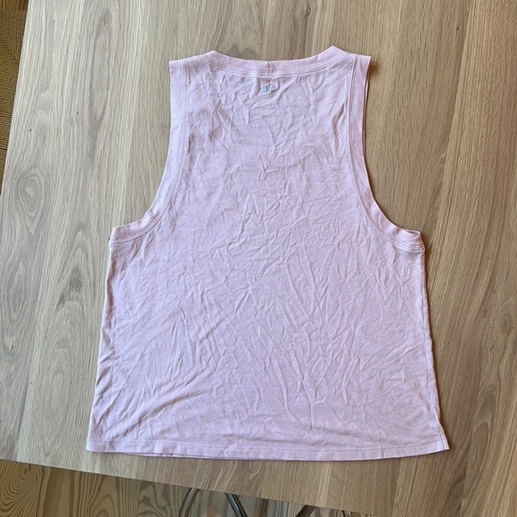 ALO YOGA Model Tank Sz M - Picture 3 of 3